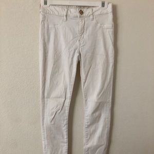 American Eagle Jegging fit White Jeans